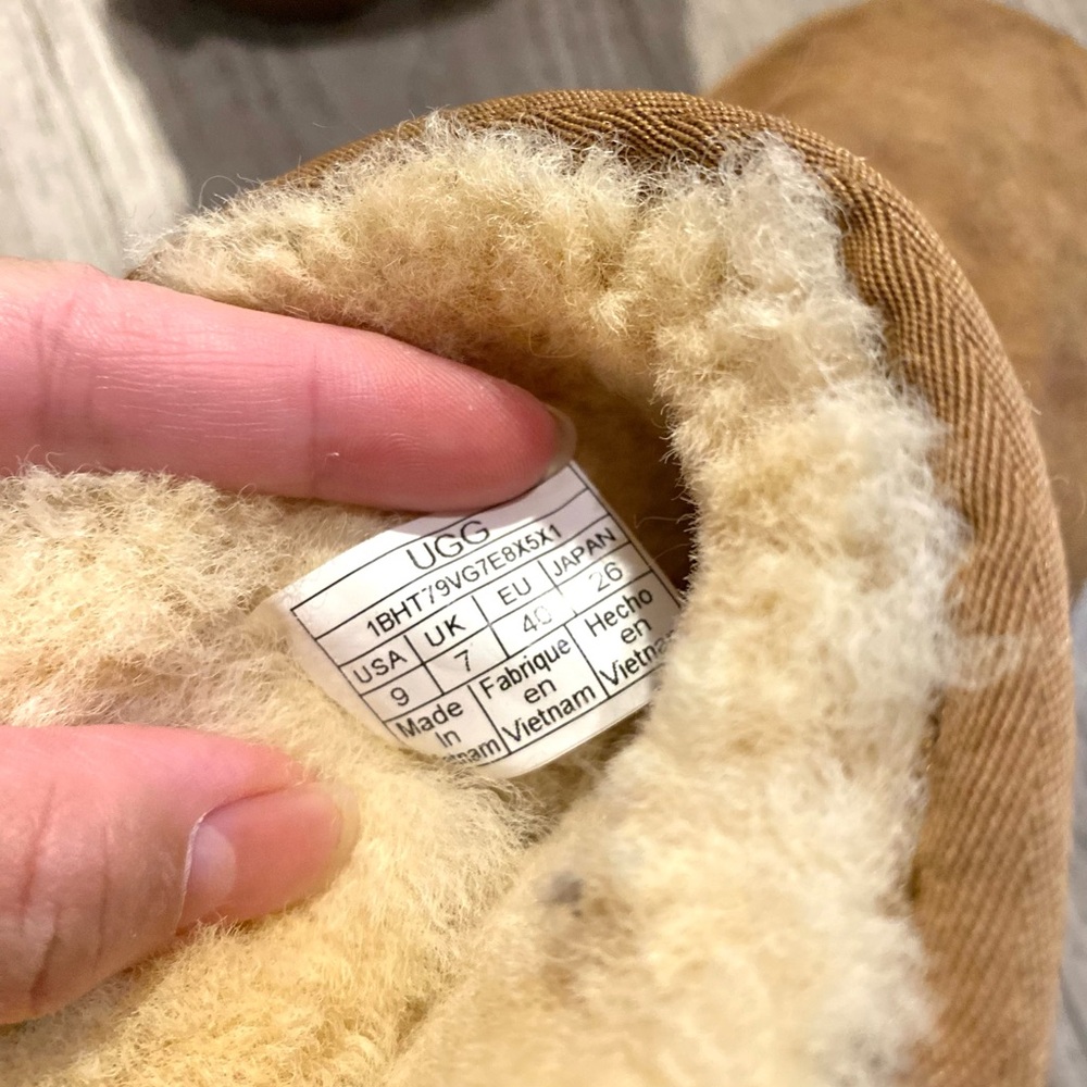 UGG Winter Booties - Picture 6 of 6